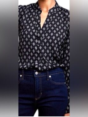 Banana Republic Geometric Patterned V Neck Sleeveless Blouse Women’s Size Large